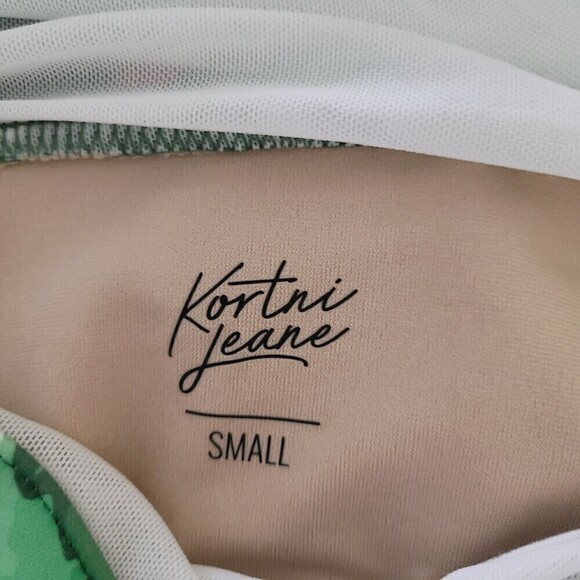 NEW Kortni Jeane Sweetheart Swim Tankini Top S‎ Whie Purple Green Grapes … - Picture 5 of 6